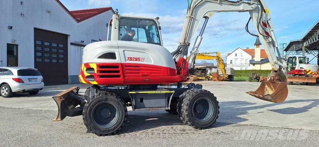 Takeuchi TB 295W Bageri na kotačima