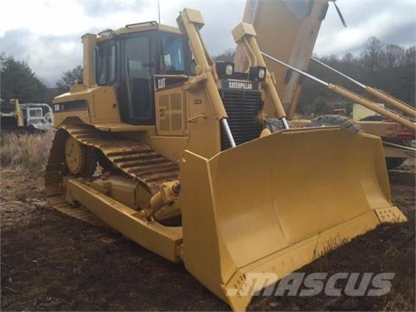 CAT D 6 R Buldožeri gusjeničari