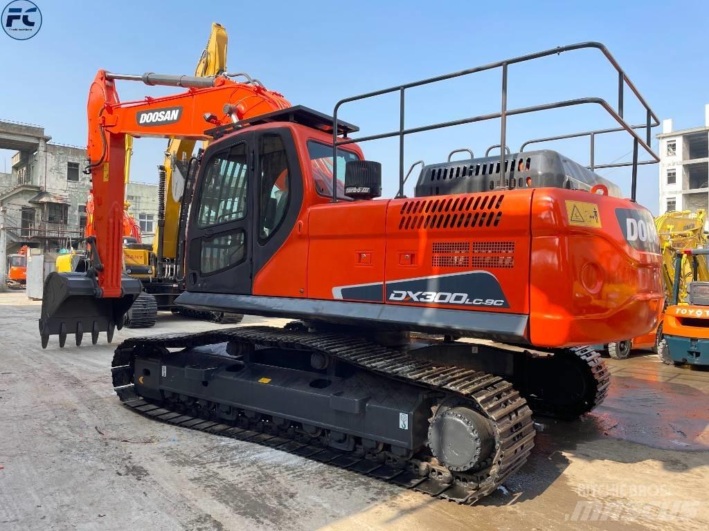 Doosan Dx300 Bageri gusjeničari