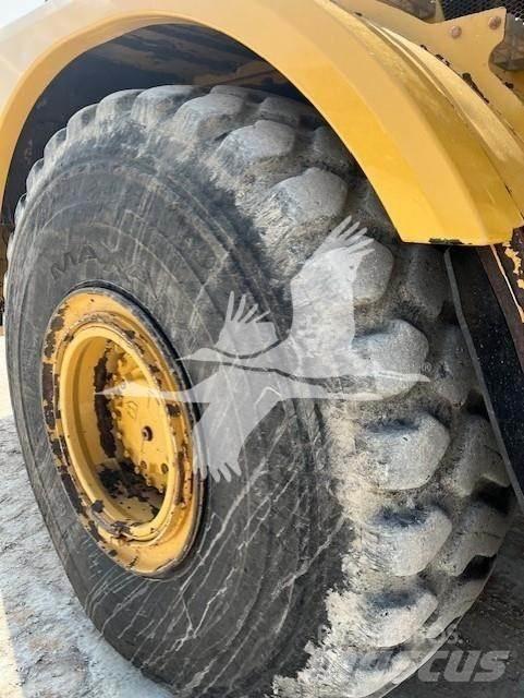 CAT 740B Zglobni demperi