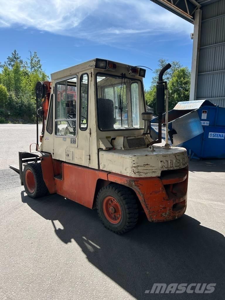Nissan YGF03 Dizelski viličari