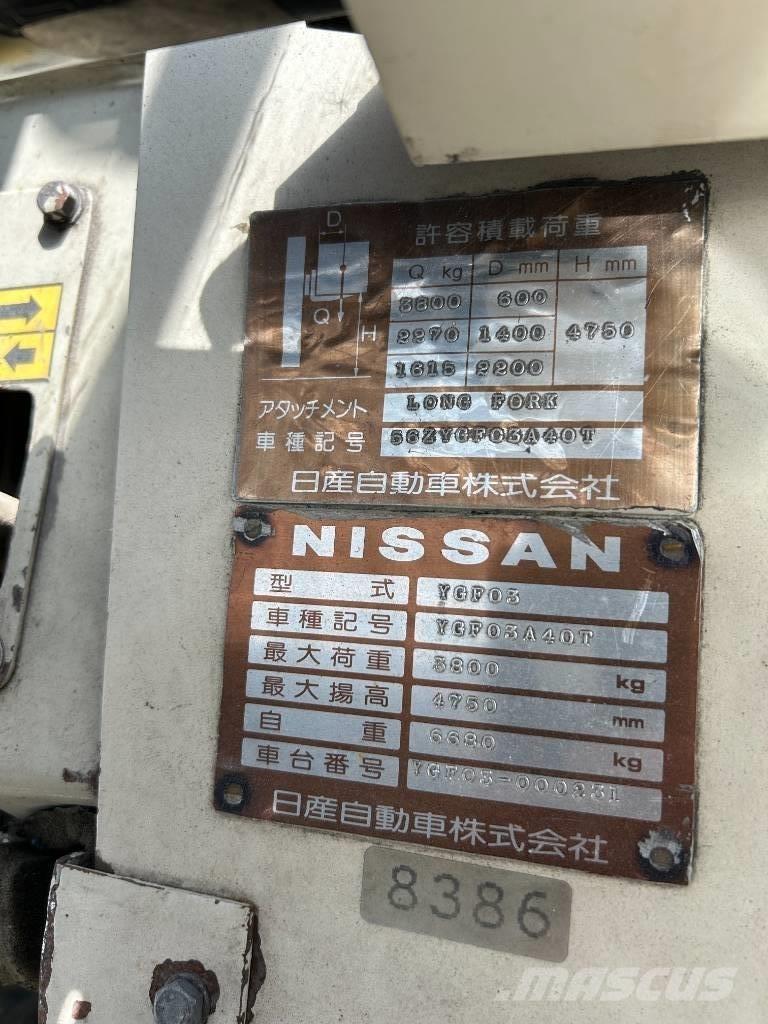 Nissan YGF03 Dizelski viličari
