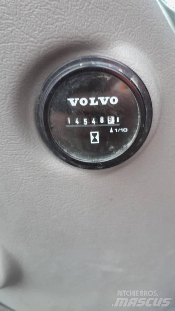 Volvo EC 300 D L Bageri gusjeničari