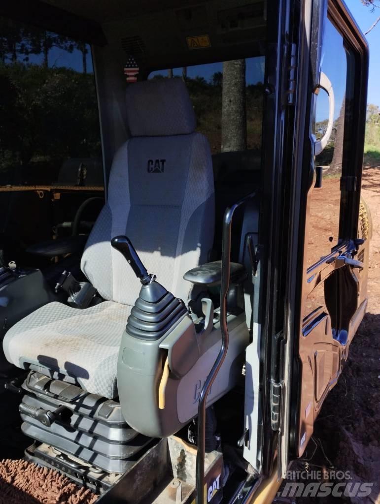 CAT 320D2 Bageri gusjeničari