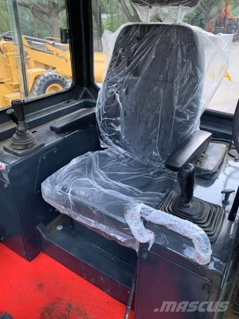 CAT D 5 K Buldožeri gusjeničari