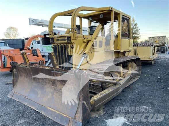 Komatsu D65E-6 Buldožeri gusjeničari