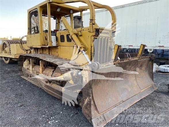 Komatsu D65E-6 Buldožeri gusjeničari