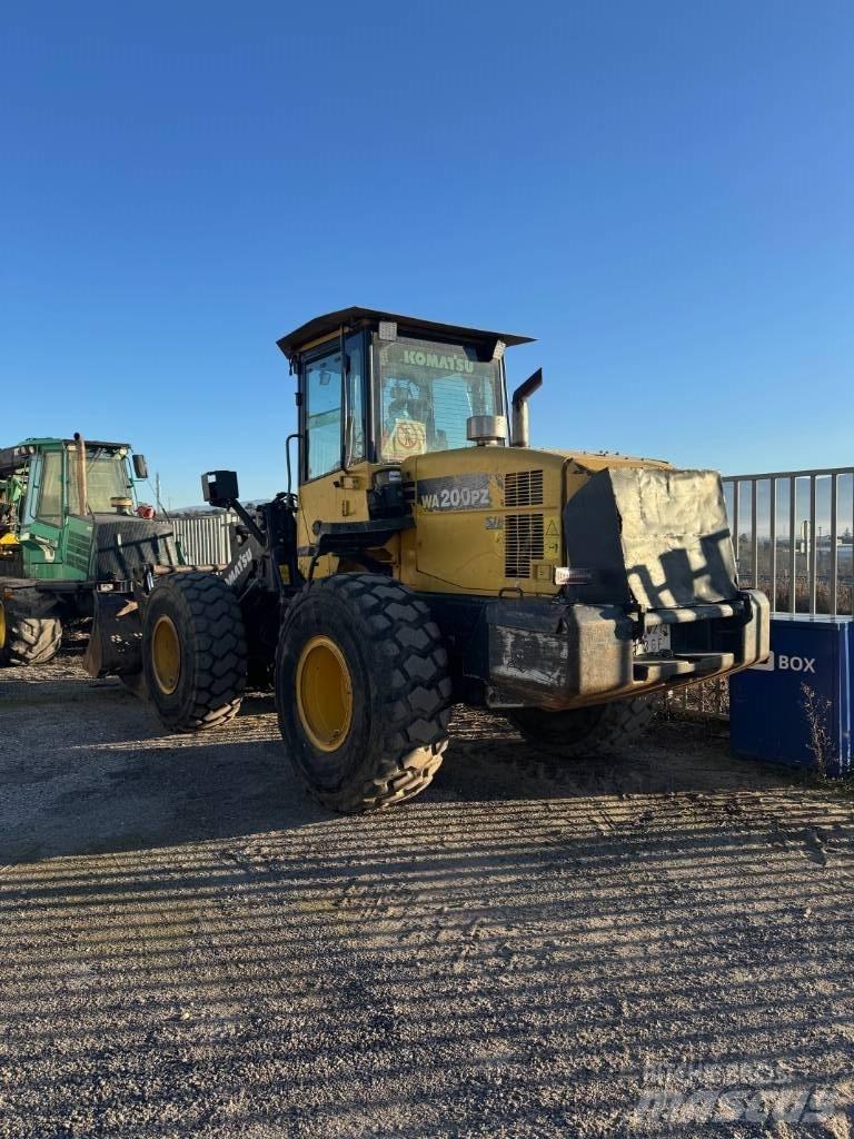 Komatsu WA 200 PZ-6 Utovarivači na kotačima