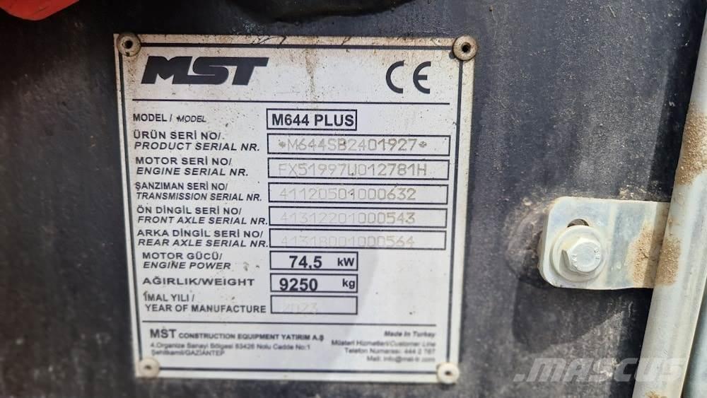 MST M644 PLUS Utovarni rovokopači