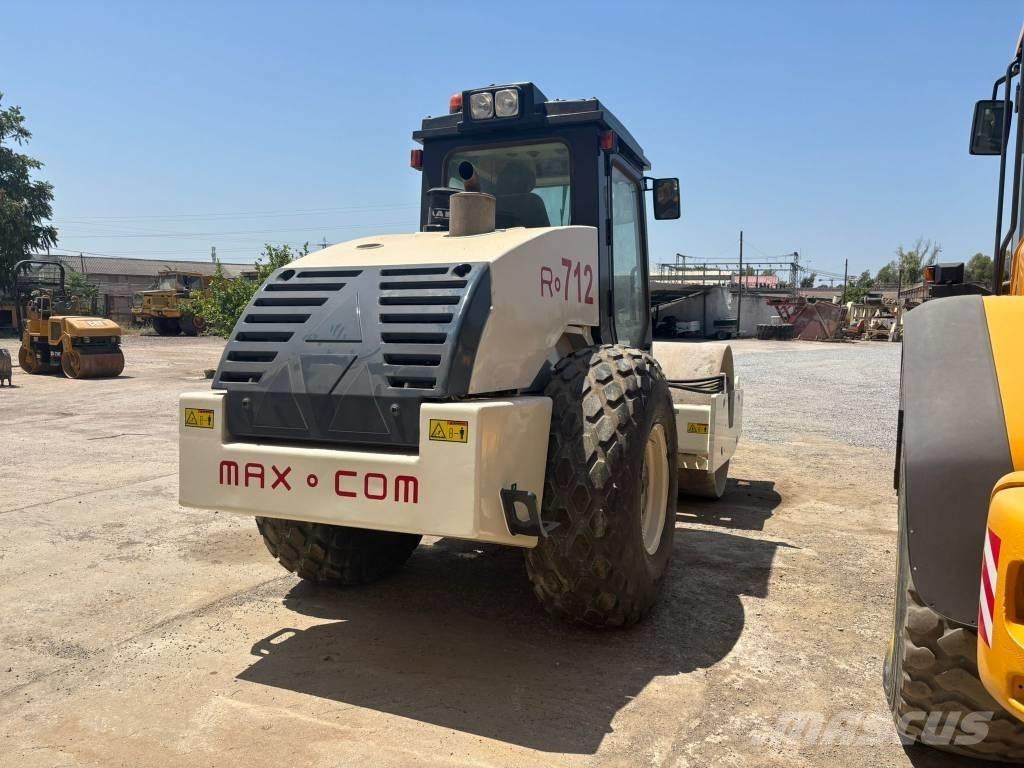 Max Com R712 Gumeni valjci na kotačima
