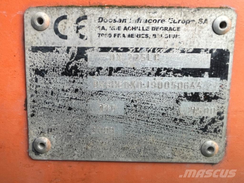 Doosan DX 225 LC Bageri dugog dosega
