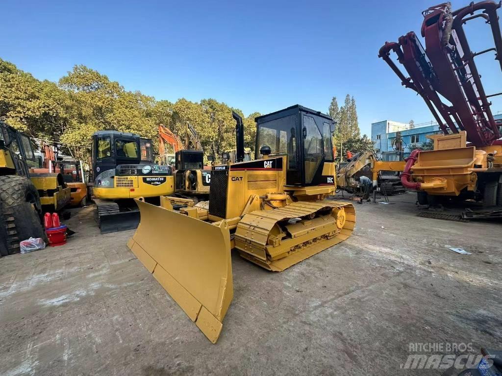 CAT D 5 C Buldožeri gusjeničari