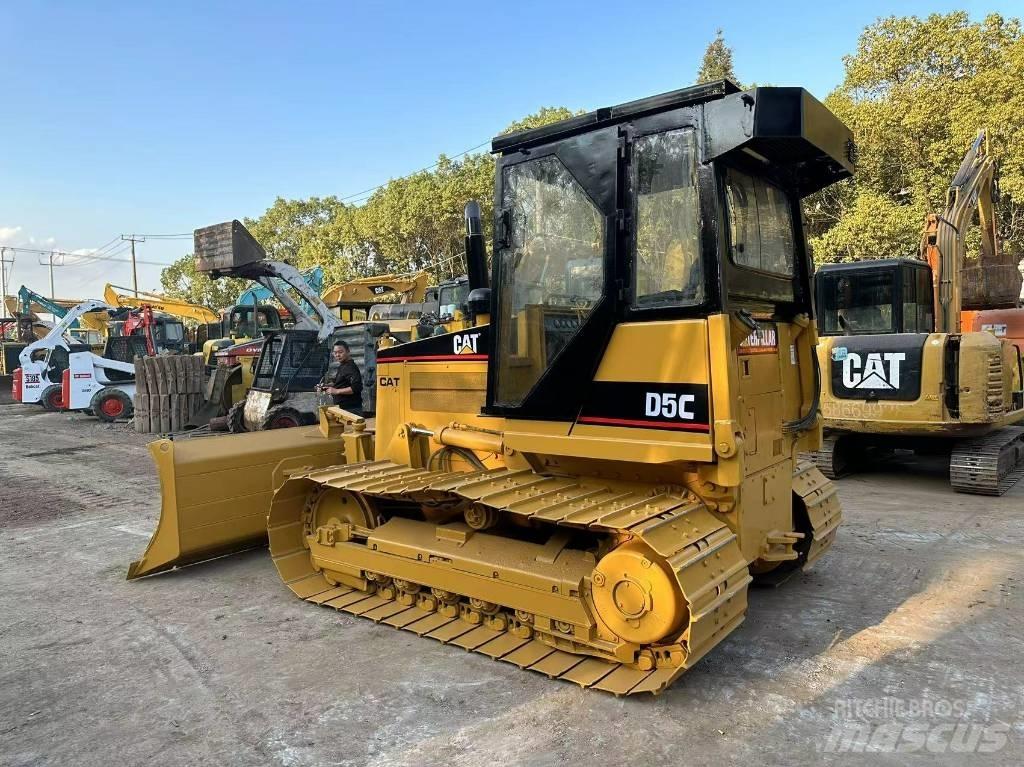 CAT D 5 C Buldožeri gusjeničari