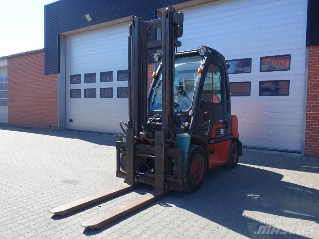 Nissan FGD 02A30Q Dizelski viličari