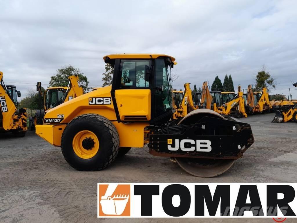 JCB Vibromax VM 137 Valjci sa dvojnim bubnjem