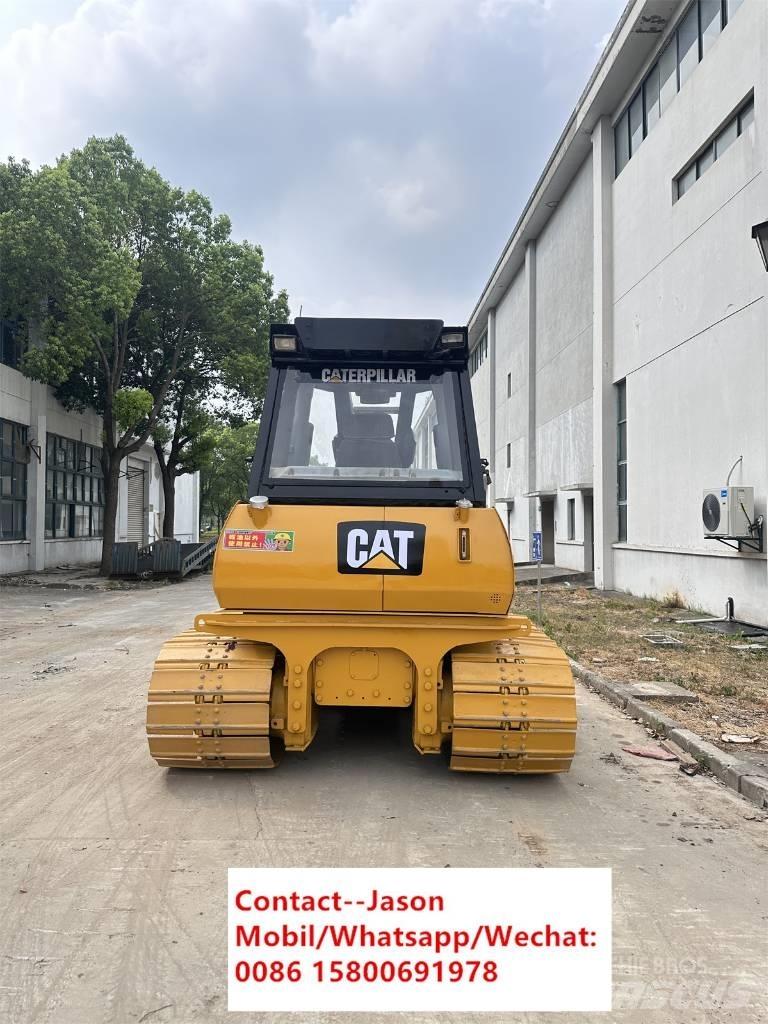 CAT D5K Buldožeri gusjeničari
