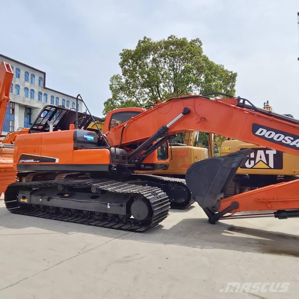 Doosan DX 225 Bageri gusjeničari