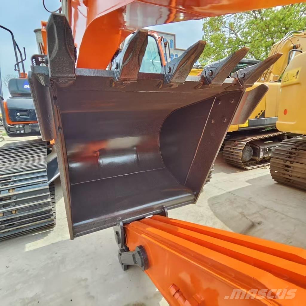 Doosan DX 225 Bageri gusjeničari