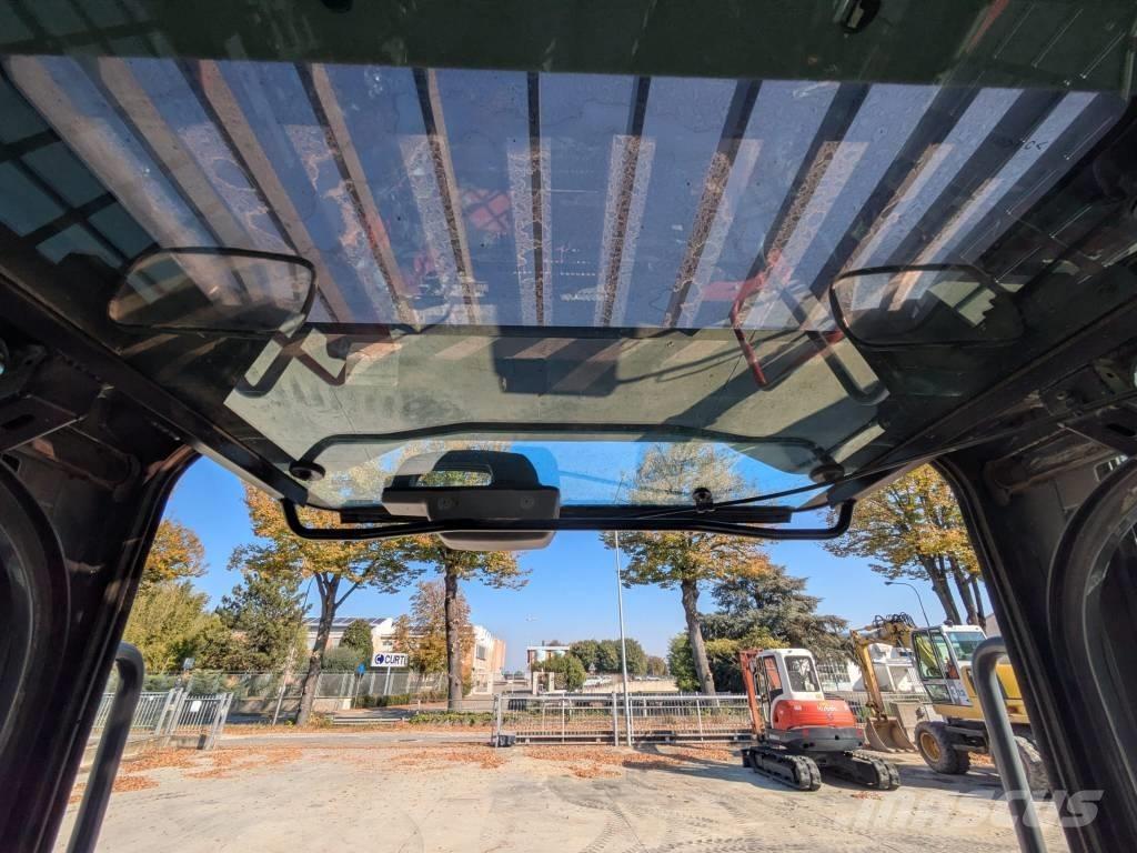 Takeuchi TL10v2 Skid steer mini utovarivači