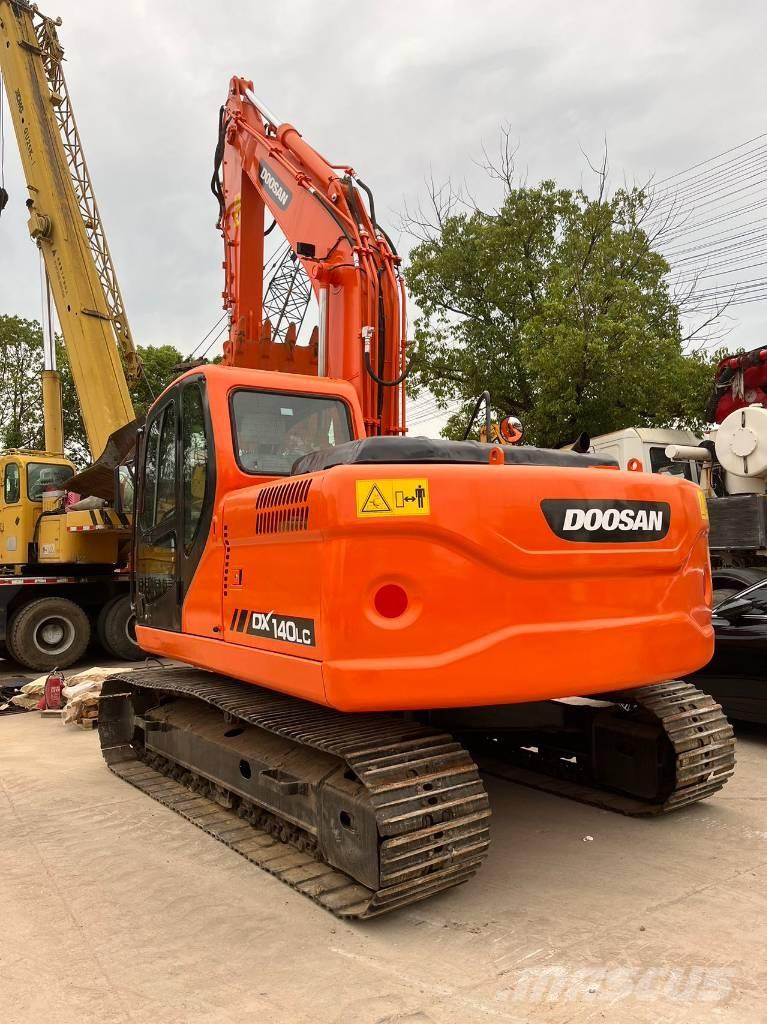 Doosan DX 140 LC Bageri gusjeničari