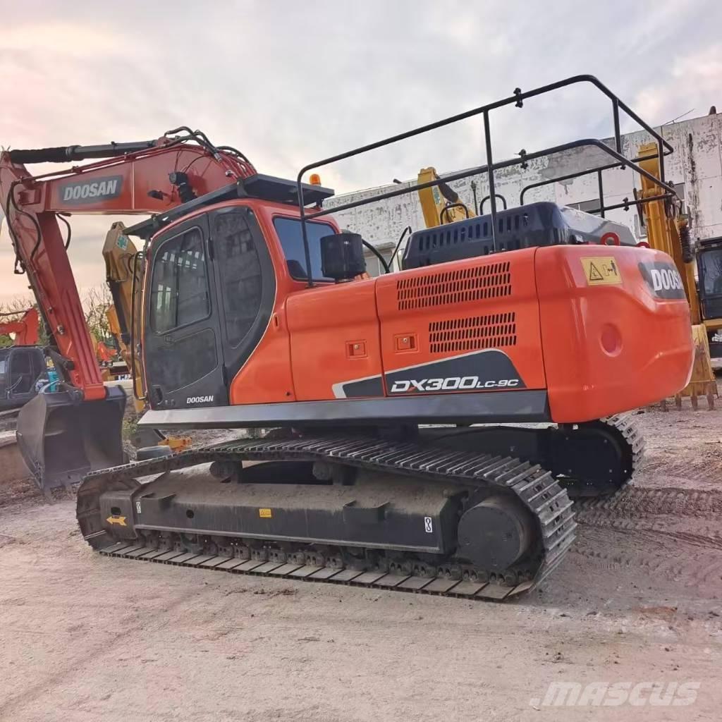 Doosan DX 300 LC Bageri gusjeničari