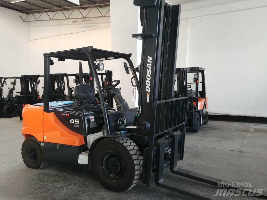 Doosan D45 SC-5 Dizelski viličari