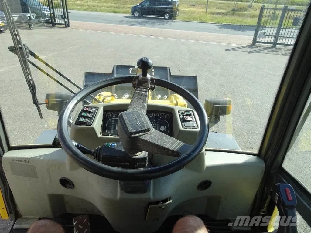 Komatsu WA65-3 Utovarivači na kotačima