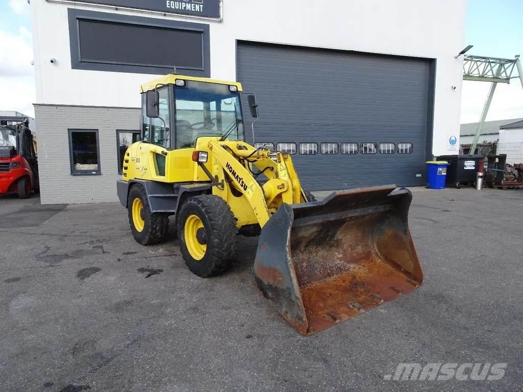 Komatsu WA65-3 Utovarivači na kotačima