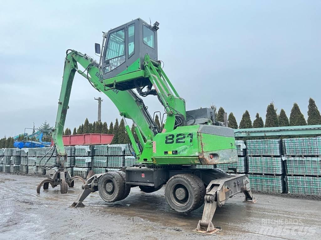 Sennebogen 821 Bageri za manipuliranje materijalom / otpadom