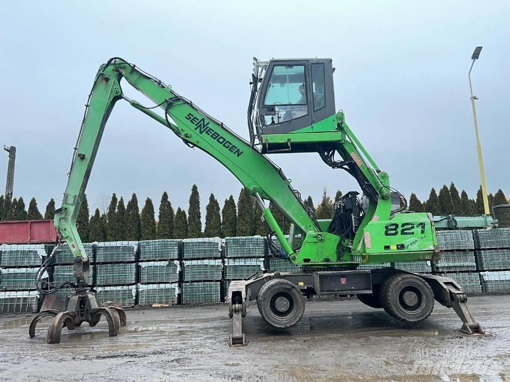 Sennebogen 821 Bageri za manipuliranje materijalom / otpadom