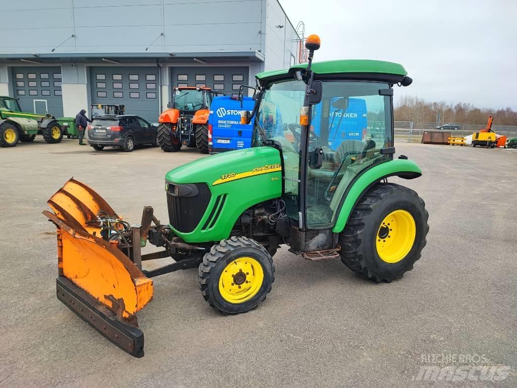 John Deere 3720 Kompaktni (mali) traktori