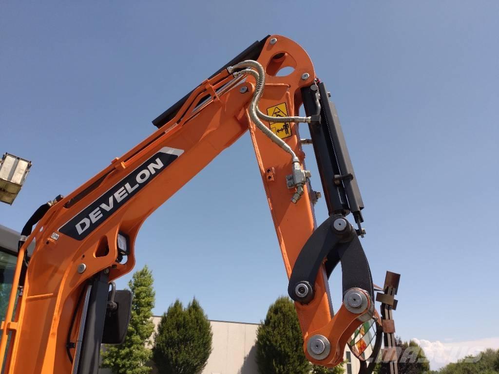 Develon DX 27 Z-7 Mini bageri <7t