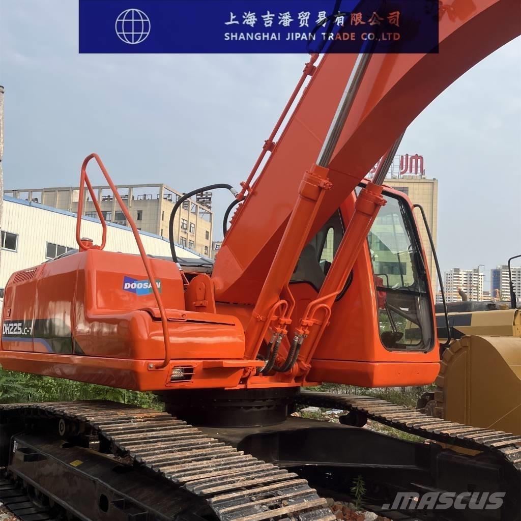 Doosan DH 225 Bageri gusjeničari