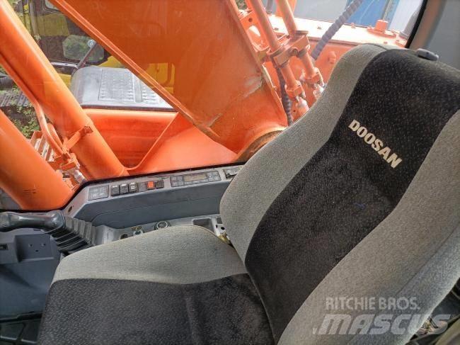Doosan DX 300 Bageri gusjeničari