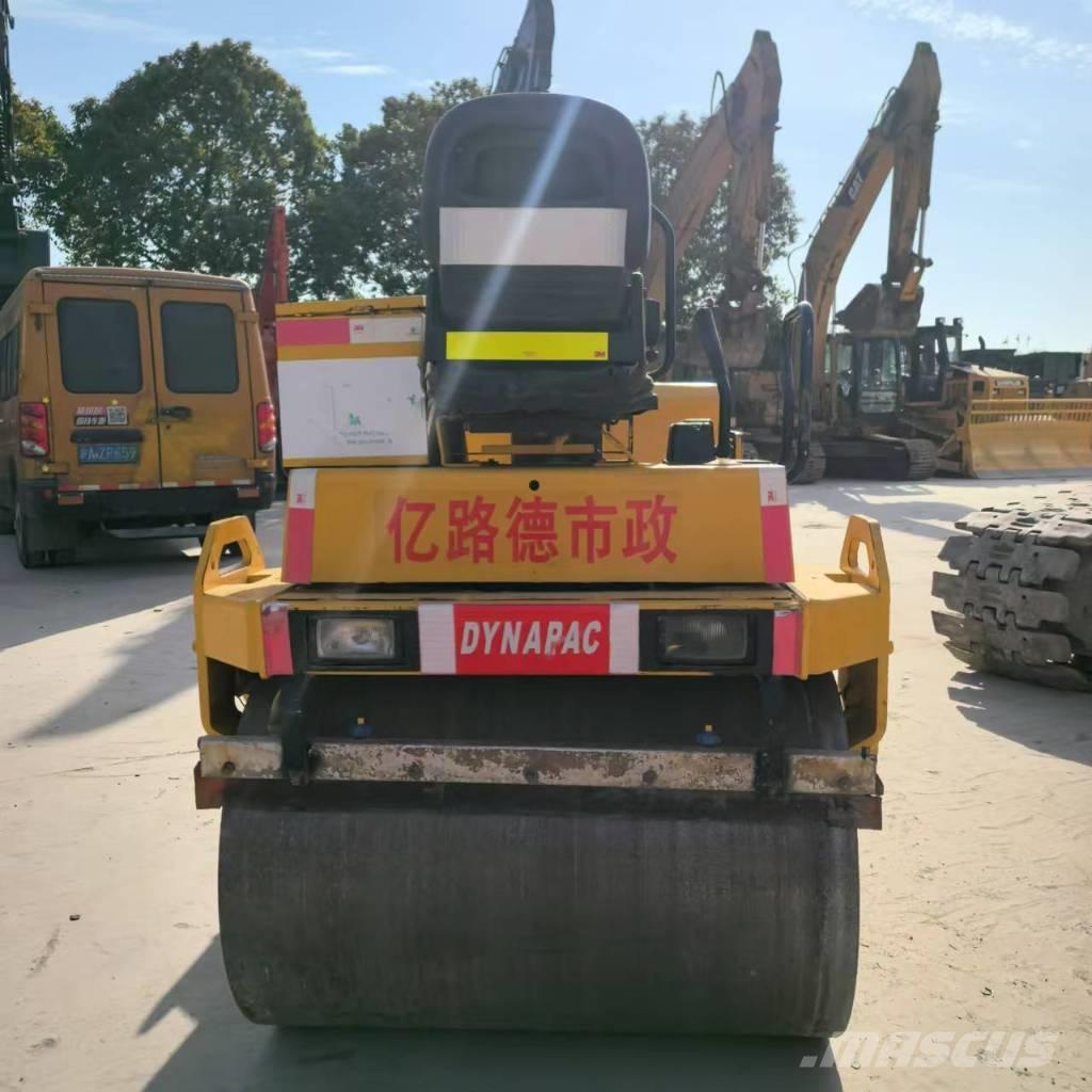 Dynapac CC 142 Valjci sa dvojnim bubnjem