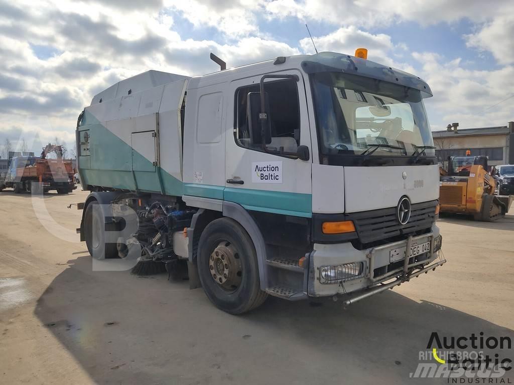 Mercedes-Benz 1517 Strojevi za metenje