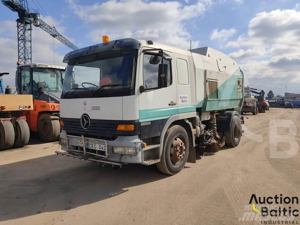 Mercedes-Benz 1517 Strojevi za metenje