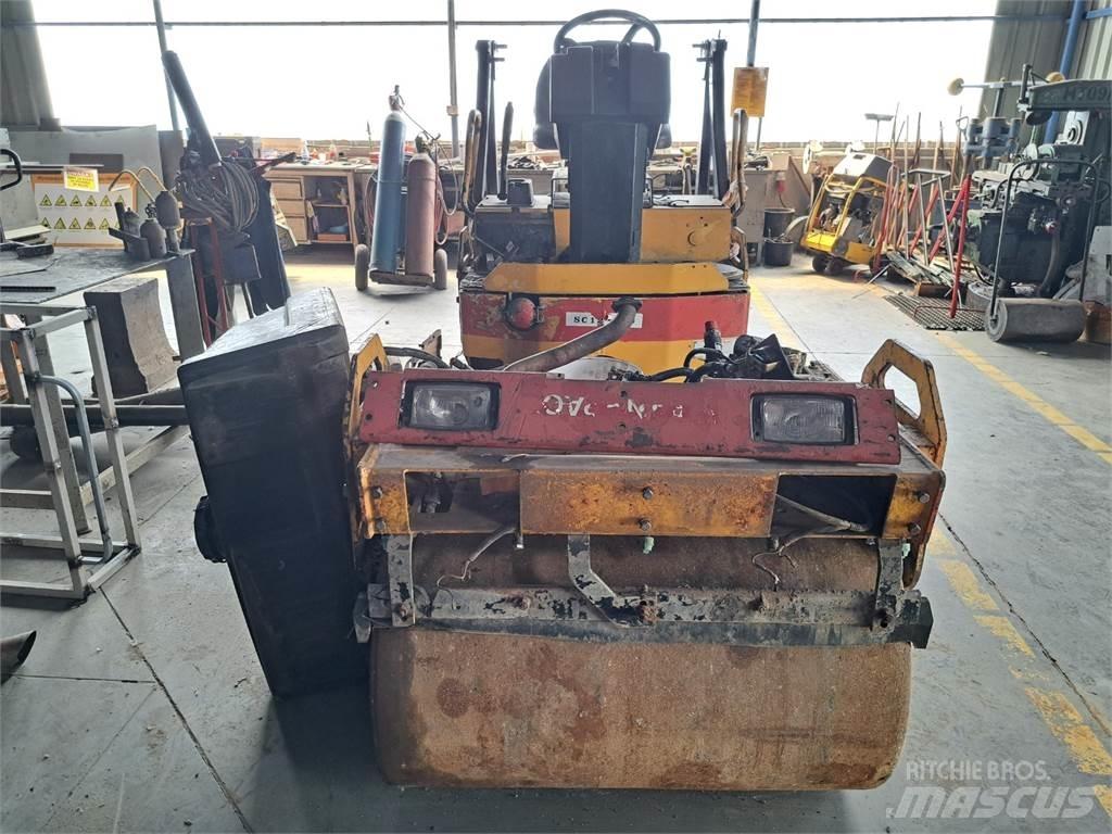 Dynapac CC102 Ostalo