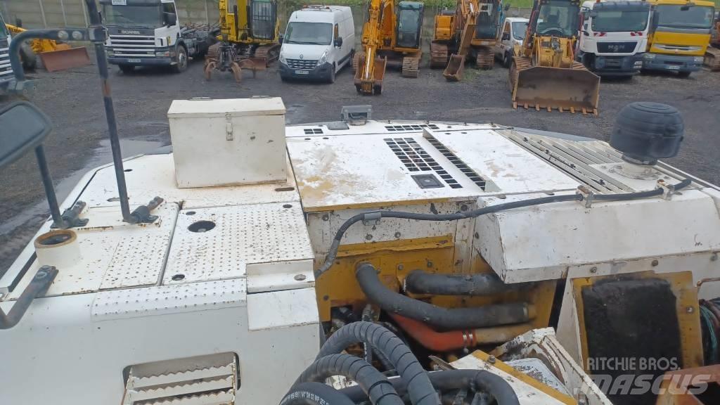 CAT 328 D L Bageri gusjeničari