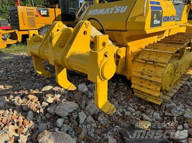 Komatsu D 85 Buldožeri gusjeničari