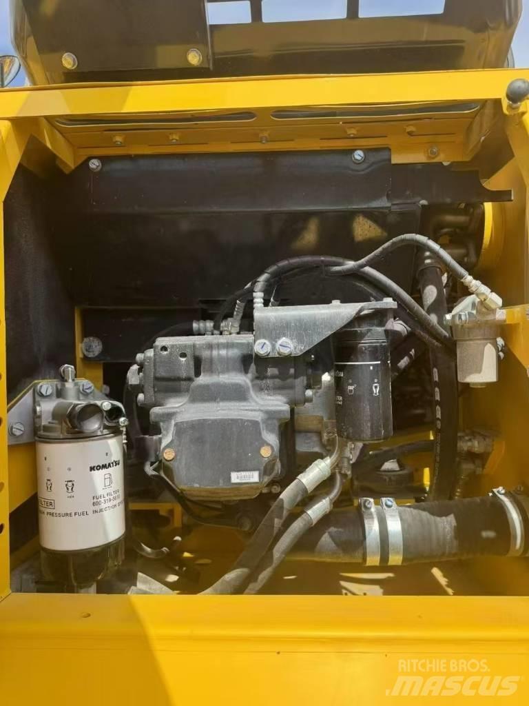 Komatsu 240LC-8 Bageri gusjeničari