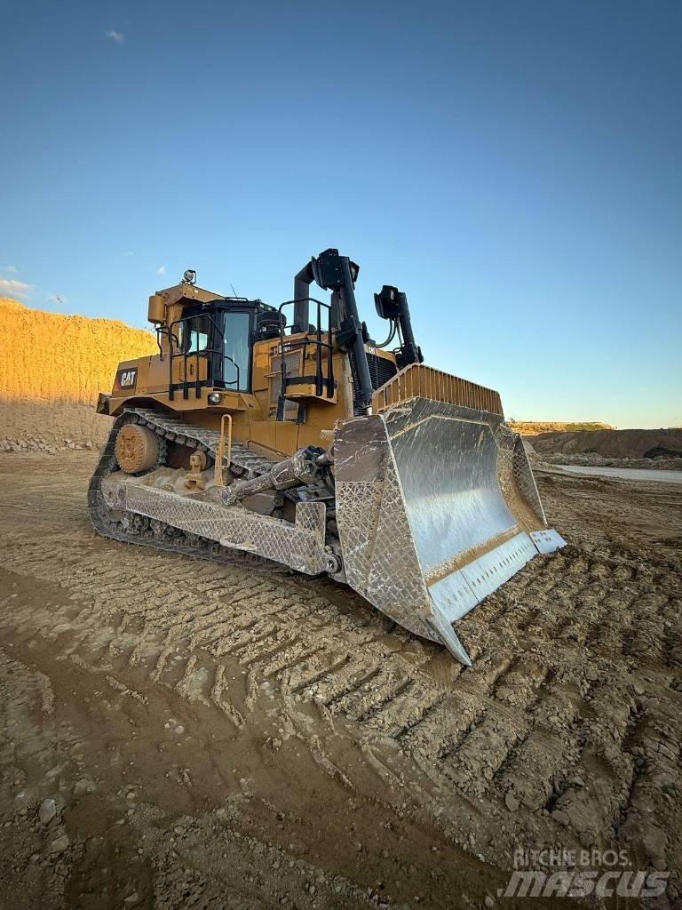 CAT D 10 T Buldožeri gusjeničari