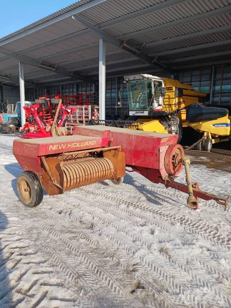 New Holland 265 Balirke za kockaste bale