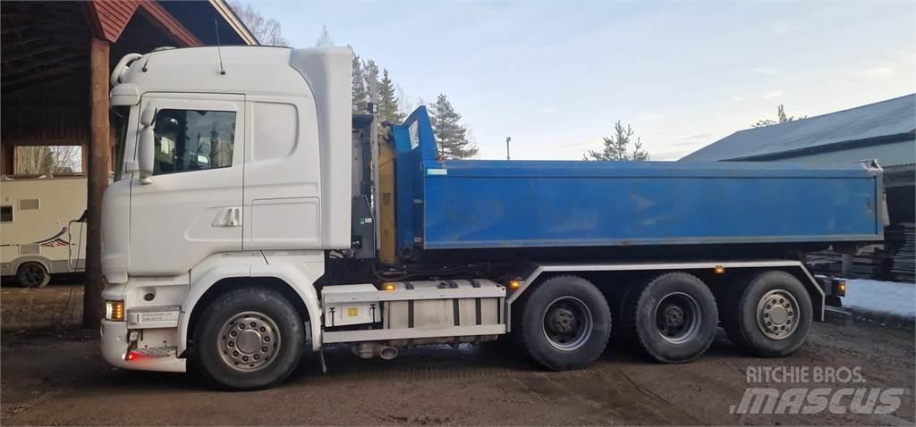 Scania R580 V8 Rol kiper kamioni s kukama za dizanje
