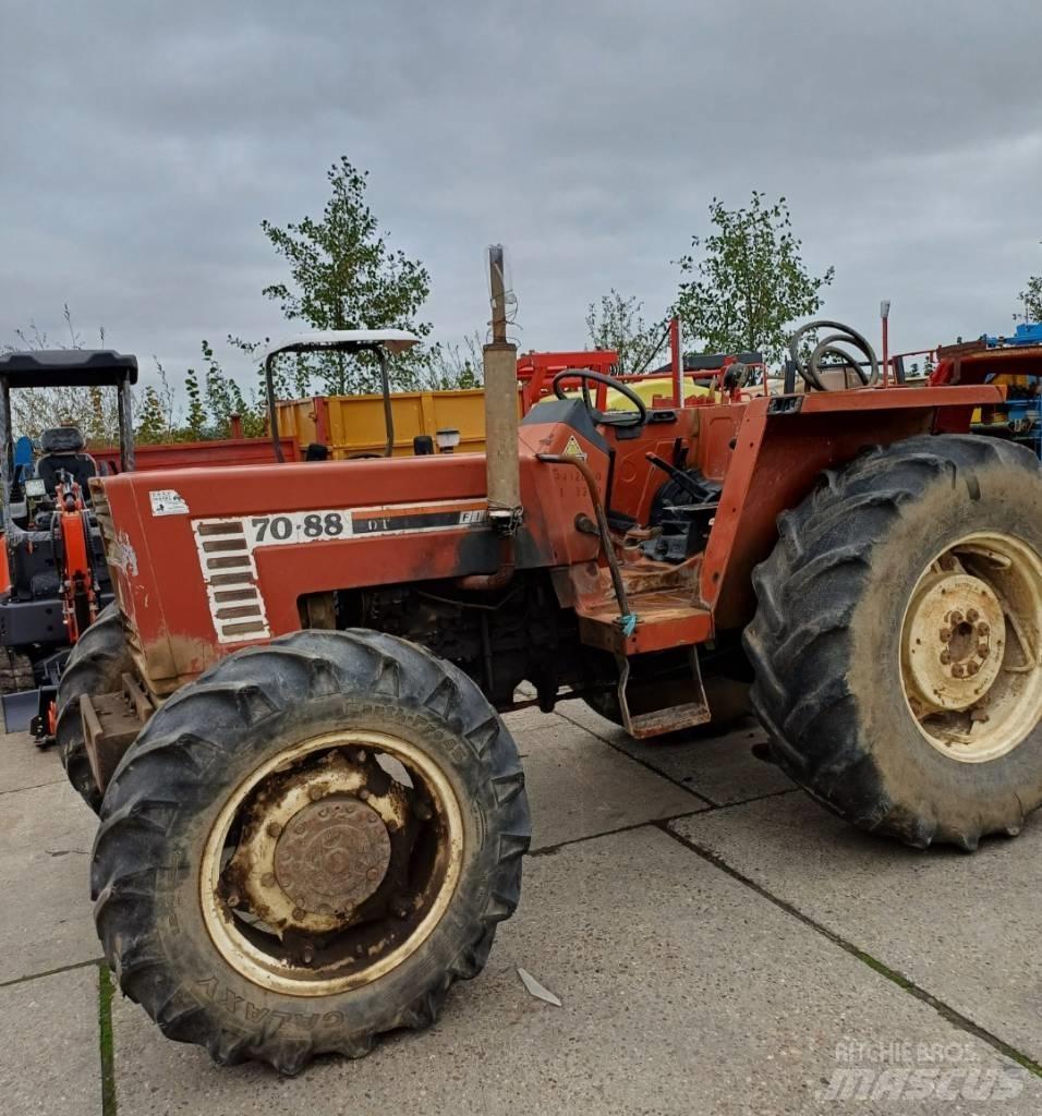 Fiatagri 70-88 Traktori
