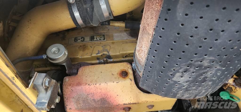 CAT D 6 R II Buldožeri gusjeničari