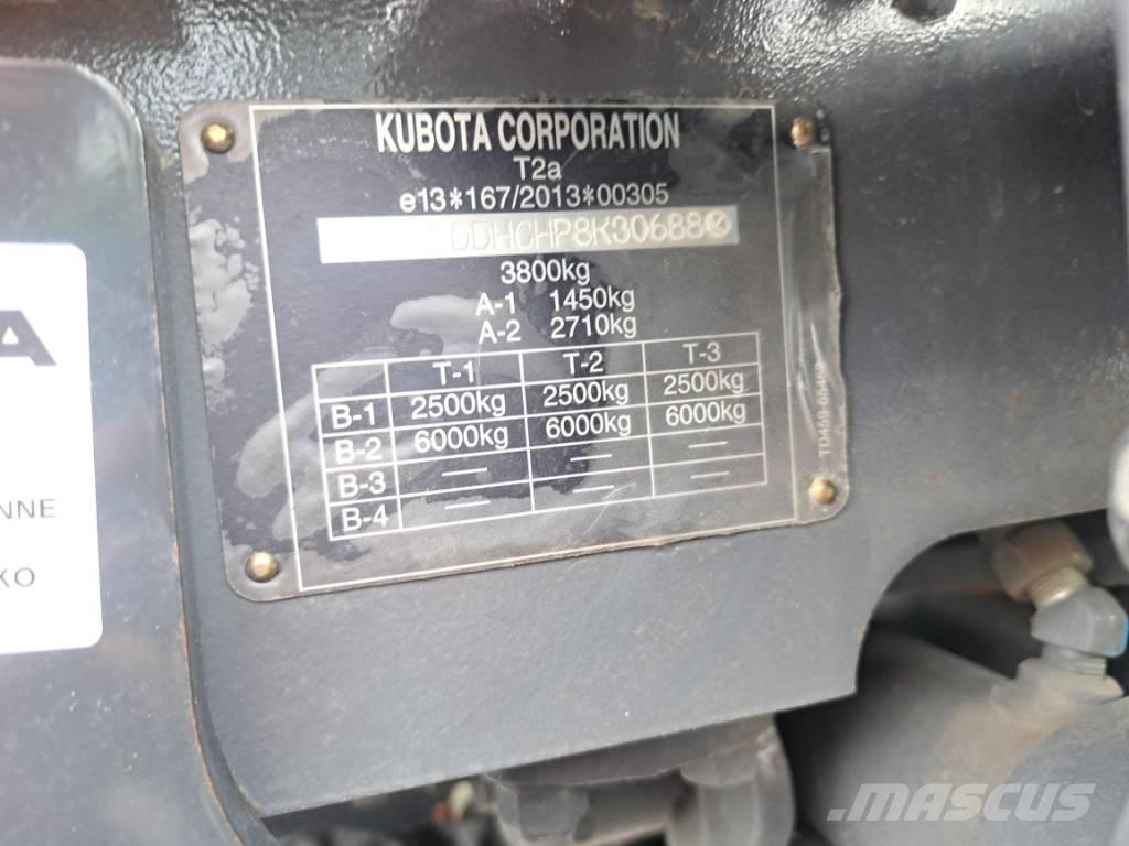 Kubota L2-622 Kompaktni (mali) traktori