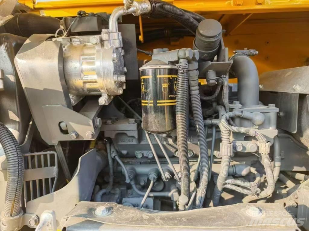 Komatsu 70-8 Bageri gusjeničari