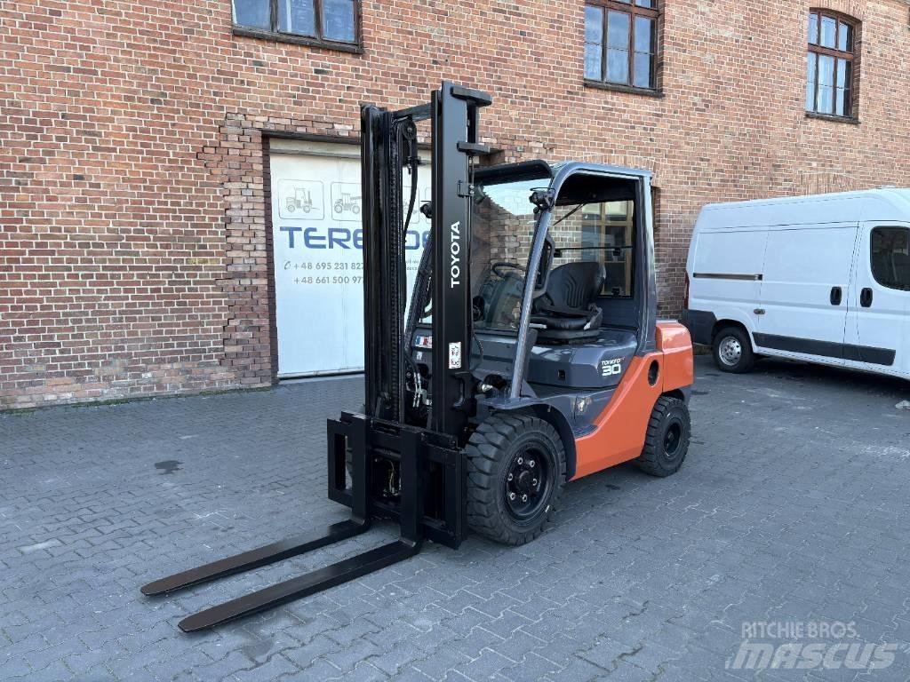 Toyota 06-8FDF30 Dizelski viličari