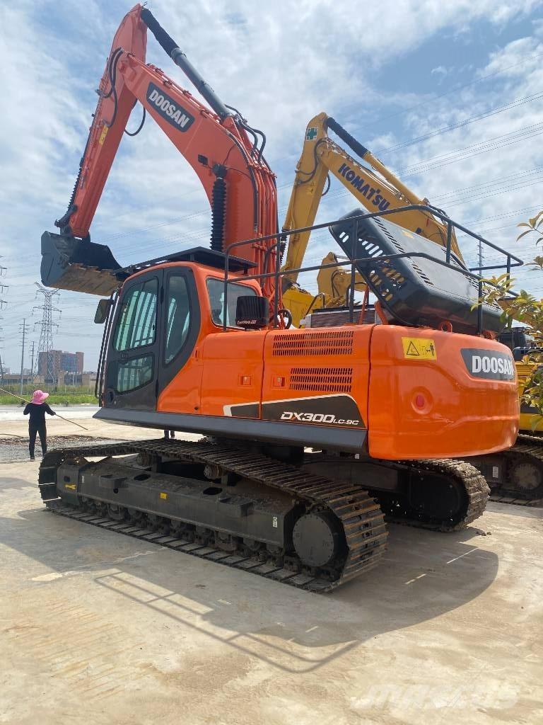 Doosan DX 300 Bageri gusjeničari